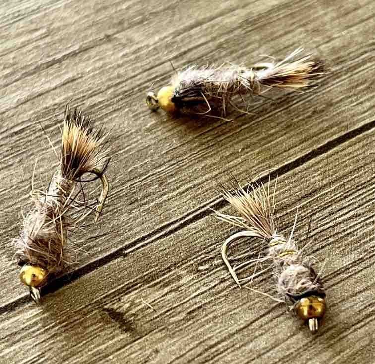 Lot de 12 mouches de pêche à la truite avec oreilles de lièvre dorées Lot de 12 mouches de pêche à la truite avec oreilles de lièvre dorées
