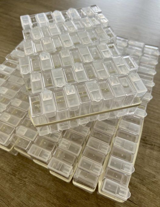 Lot de 10 boîtes pour billes / hameçons 