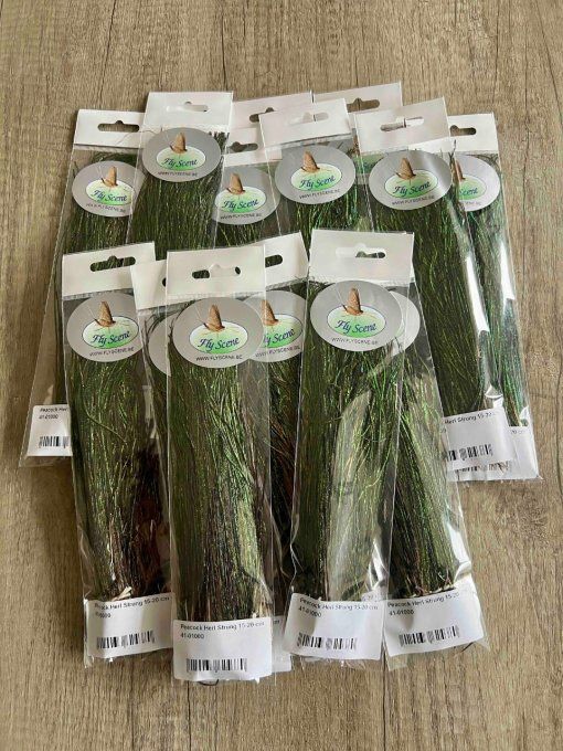 Herls de paon Fly Scène